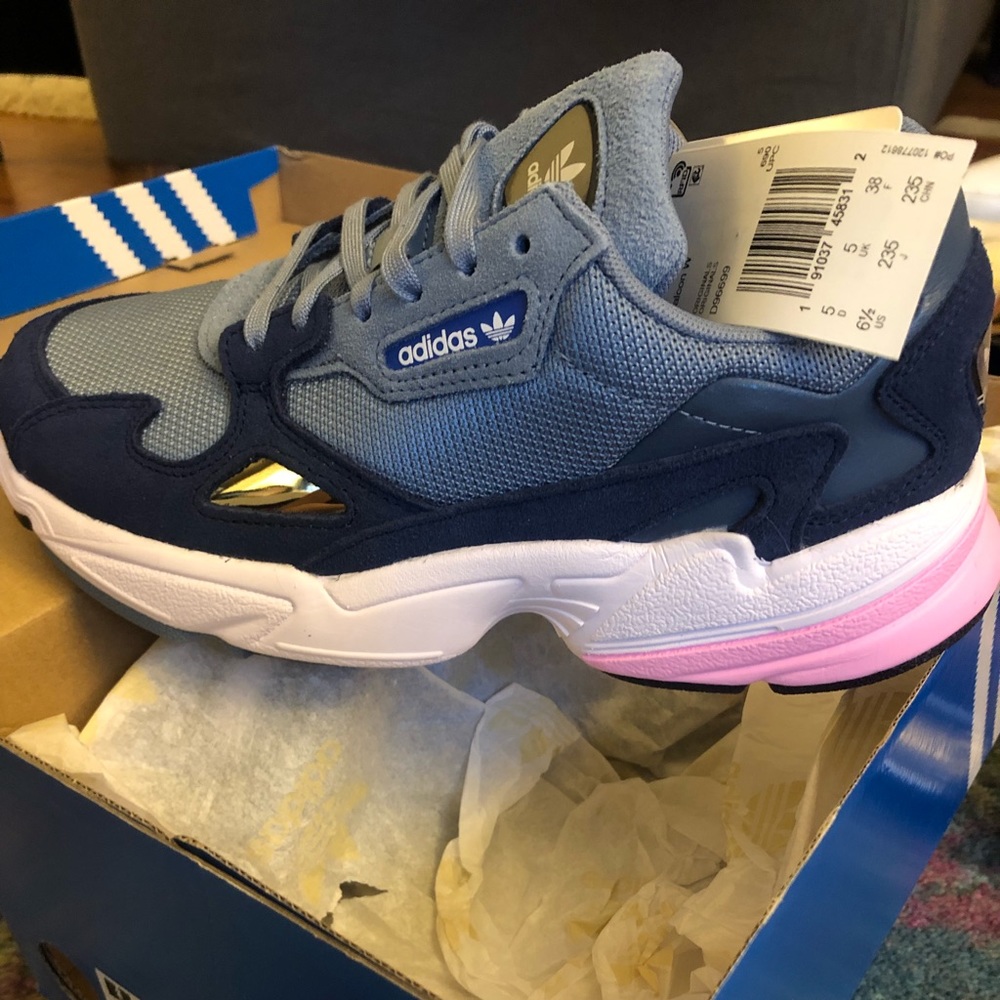 Adidas falcon W